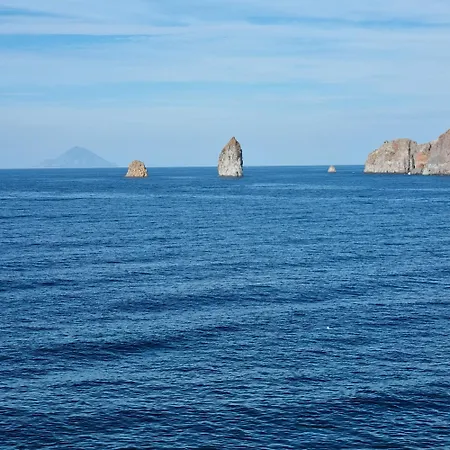 Isole Eolie, - Favoloso Bivani Con Piscina Acqua Di Mare E Vista Sulle Isole Eolie Дом отдыха