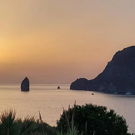 Isole Eolie, - Favoloso Bivani Con Piscina Acqua Di Mare E Vista Sulle Isole Eolie *
